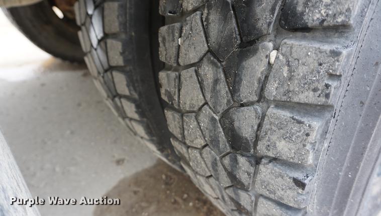 image for item DD6502 2006 Freightliner FS65 Thomas school bus