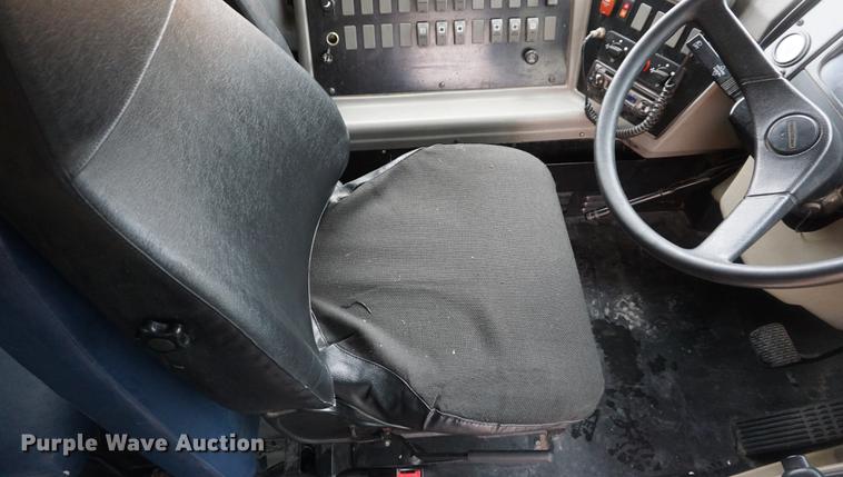 image for item DD6503 2006 Freightliner FS65 Thomas school bus