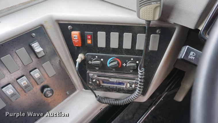 image for item DD6503 2006 Freightliner FS65 Thomas school bus