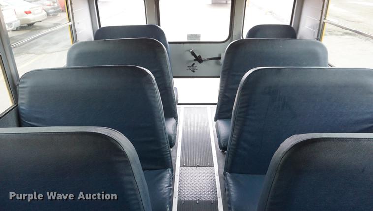 image for item DD6503 2006 Freightliner FS65 Thomas school bus