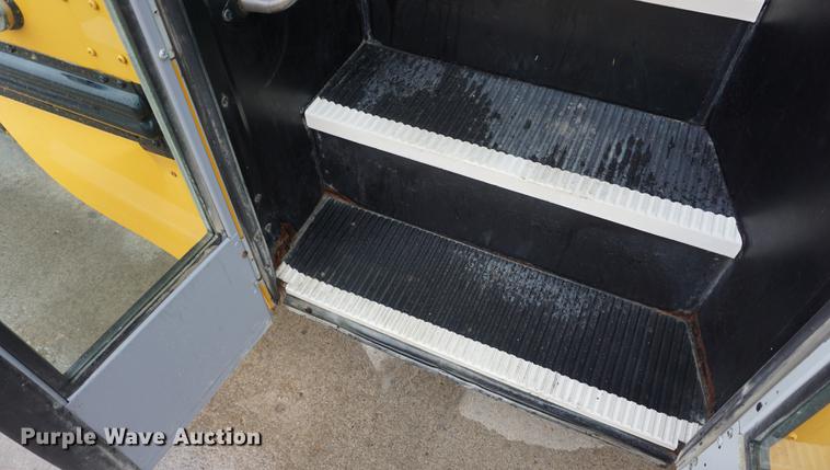 image for item DD6503 2006 Freightliner FS65 Thomas school bus