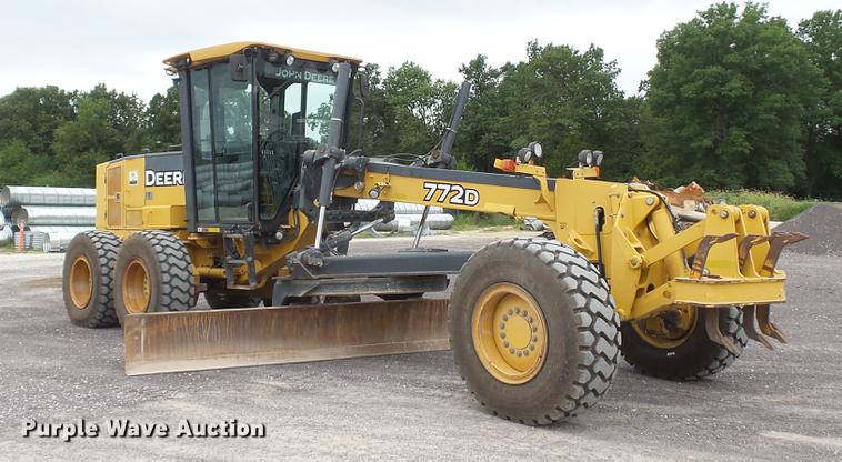 image for item DD7342 2008 John Deere 772D motor grader