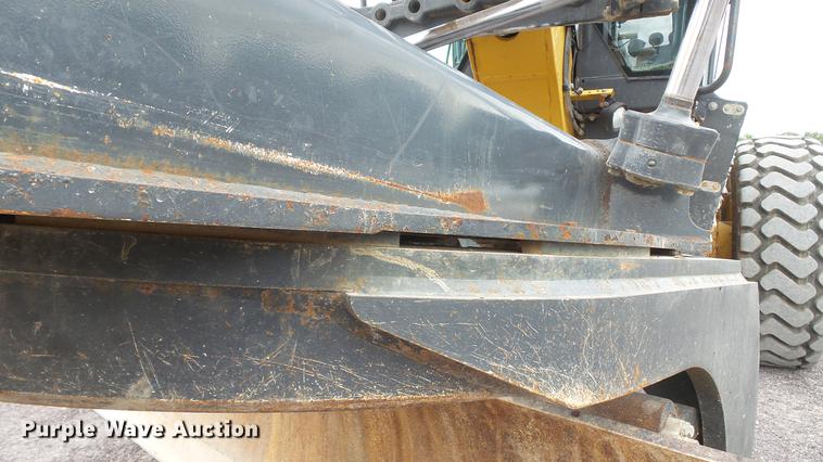 image for item DD7342 2008 John Deere 772D motor grader