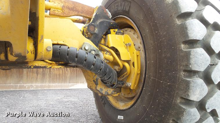 image for item DD7342 2008 John Deere 772D motor grader