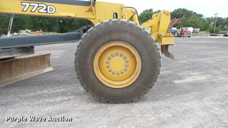 image for item DD7342 2008 John Deere 772D motor grader