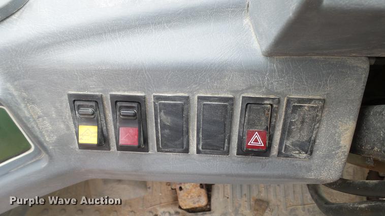 image for item DD7343 1995 Volvo L70C wheel loader