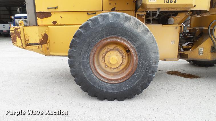 image for item DD7343 1995 Volvo L70C wheel loader
