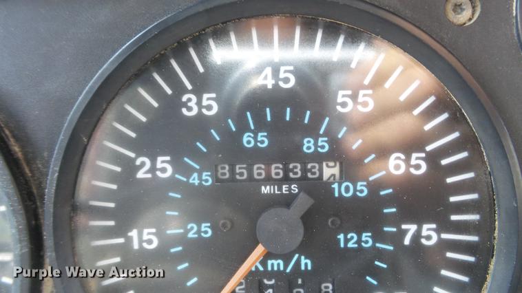 image for item DD7364 1994 Mack CH613 semi truck