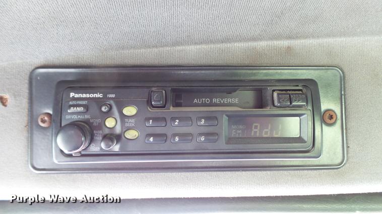 image for item DD7364 1994 Mack CH613 semi truck