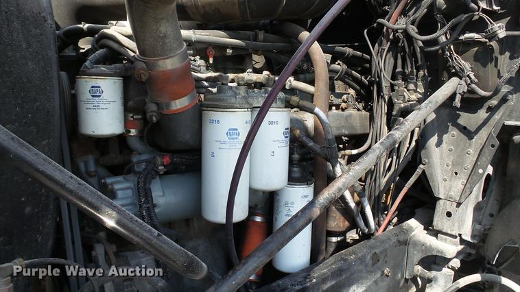 image for item DD7364 1994 Mack CH613 semi truck