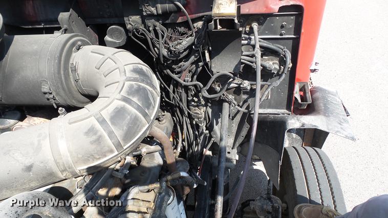 image for item DD7364 1994 Mack CH613 semi truck