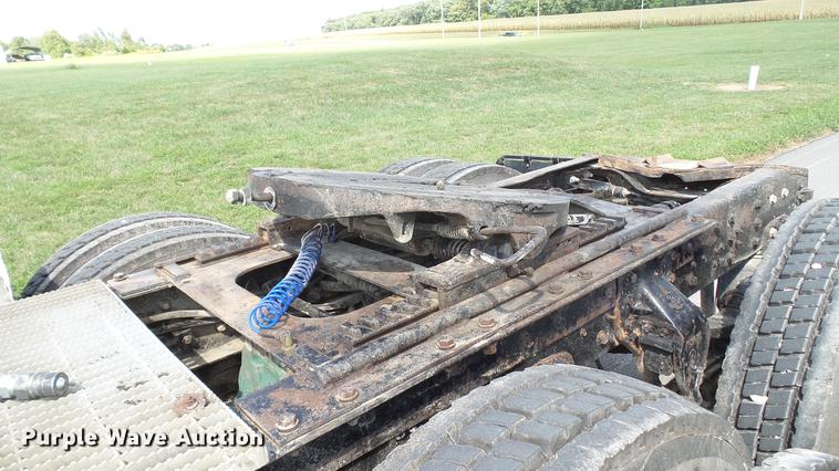 image for item DD7364 1994 Mack CH613 semi truck