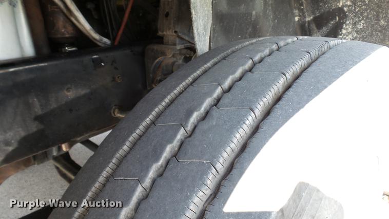 image for item DD7364 1994 Mack CH613 semi truck