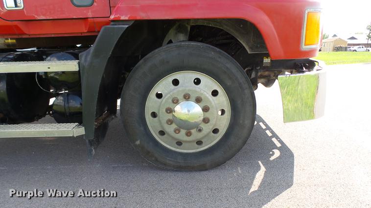 image for item DD7364 1994 Mack CH613 semi truck