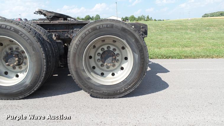 image for item DD7364 1994 Mack CH613 semi truck