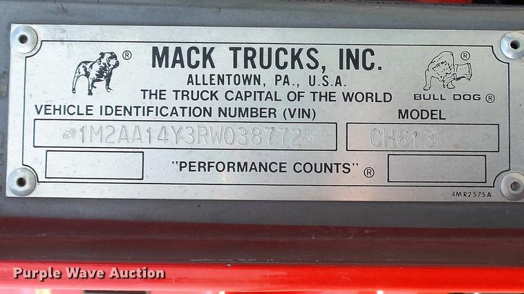 image for item DD7364 1994 Mack CH613 semi truck