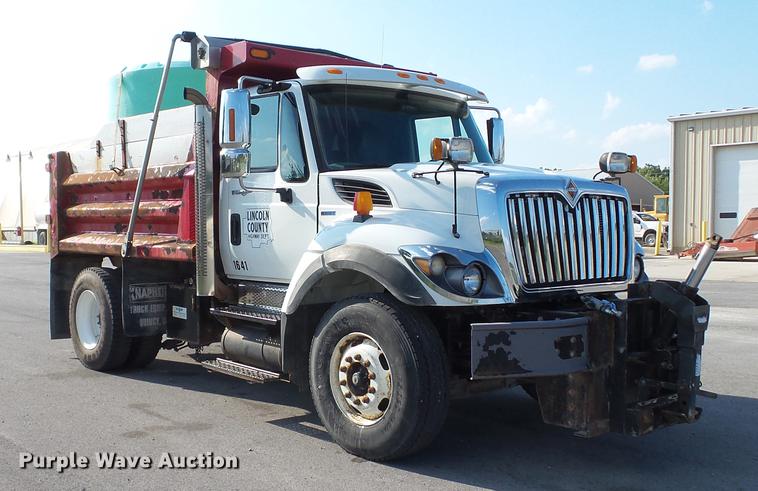 image for item DD7365 2010 International WorkStar 7400 dump truck