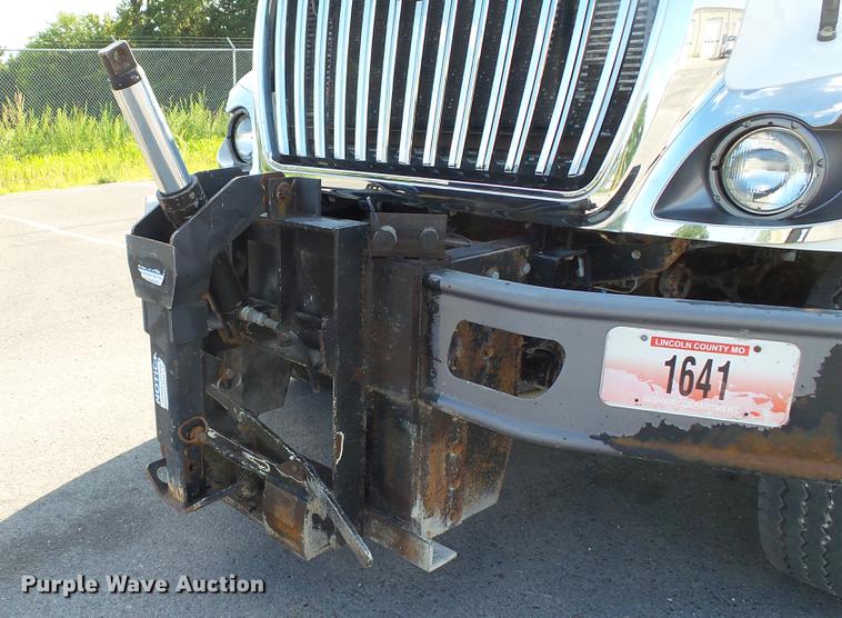 image for item DD7365 2010 International WorkStar 7400 dump truck