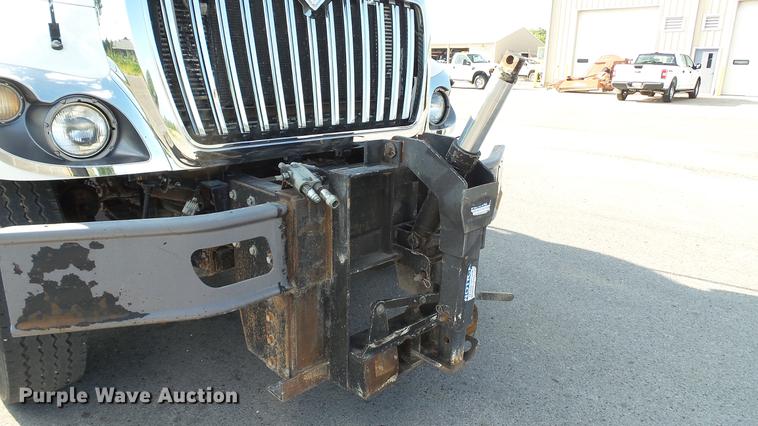 image for item DD7365 2010 International WorkStar 7400 dump truck