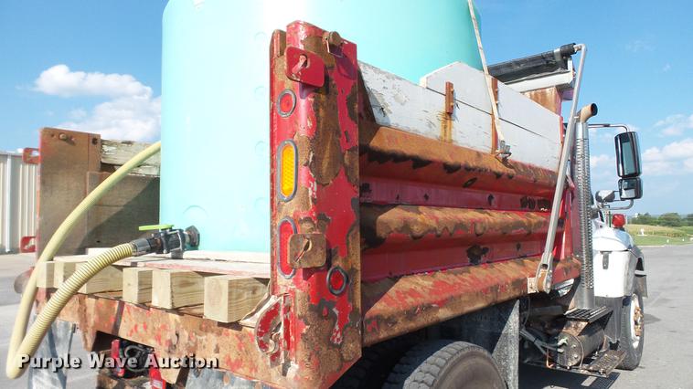 image for item DD7365 2010 International WorkStar 7400 dump truck