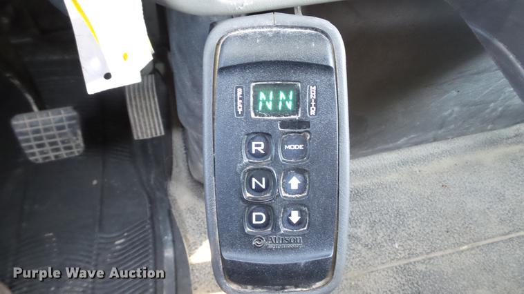 image for item DD7365 2010 International WorkStar 7400 dump truck