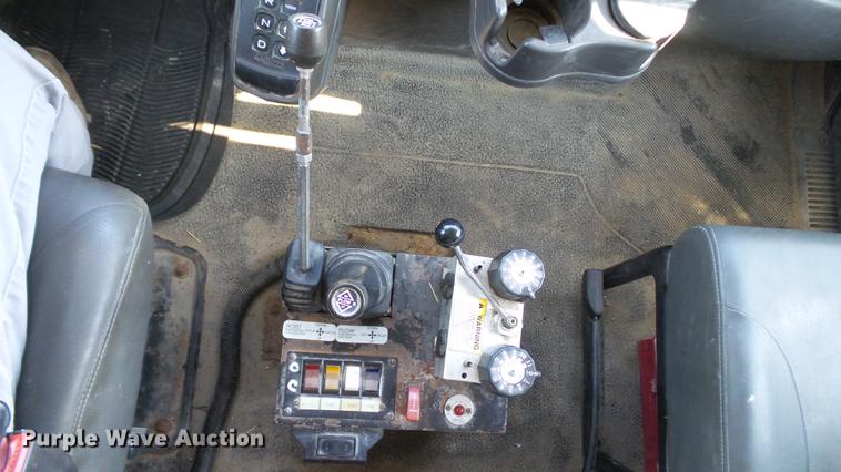 image for item DD7365 2010 International WorkStar 7400 dump truck