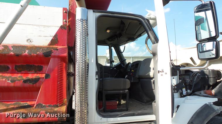 image for item DD7365 2010 International WorkStar 7400 dump truck