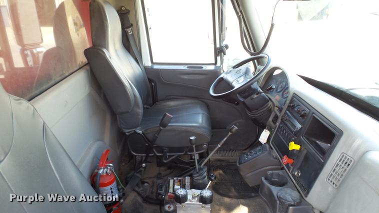 image for item DD7365 2010 International WorkStar 7400 dump truck