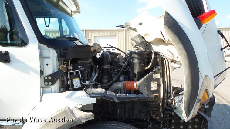 image for item DD7365 2010 International WorkStar 7400 dump truck