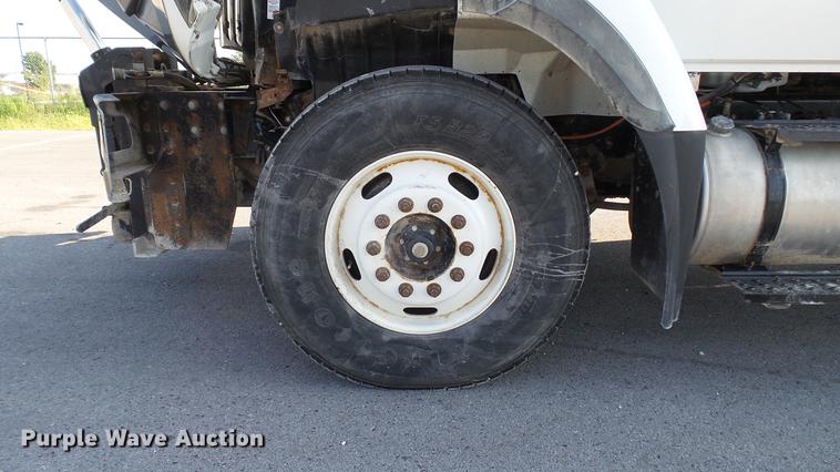 image for item DD7365 2010 International WorkStar 7400 dump truck