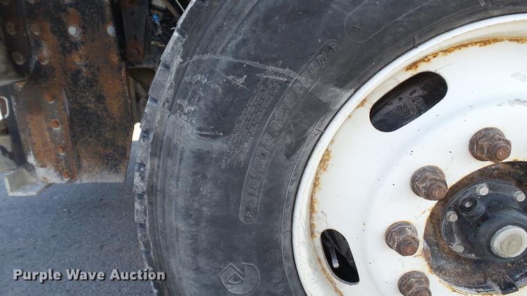 image for item DD7365 2010 International WorkStar 7400 dump truck