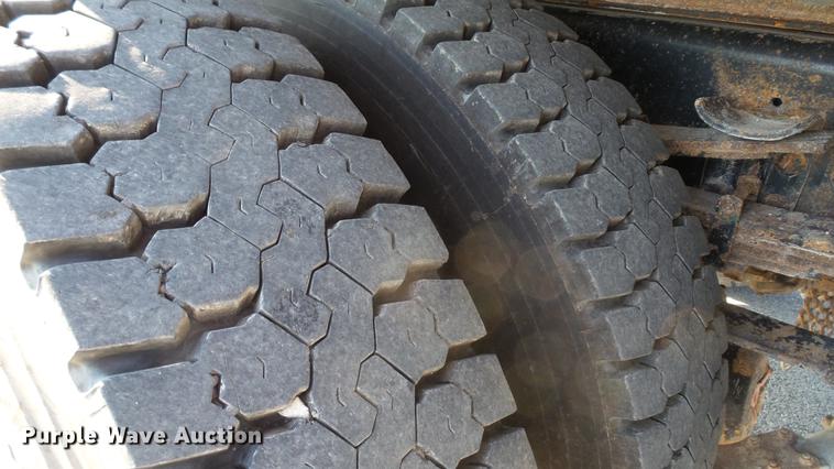 image for item DD7365 2010 International WorkStar 7400 dump truck