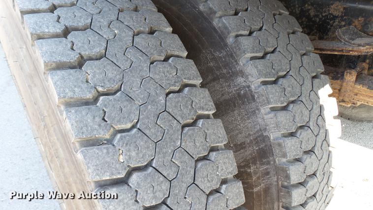 image for item DD7365 2010 International WorkStar 7400 dump truck