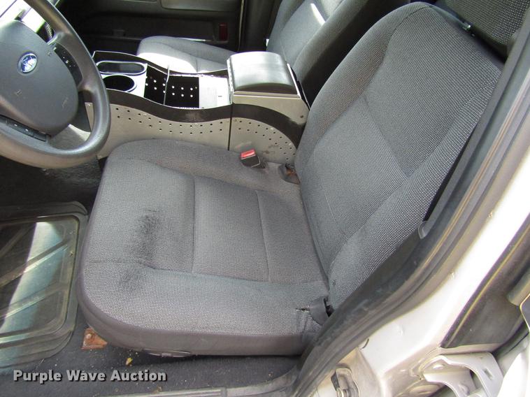 image for item DD7896 2005 Ford Crown Victoria Police Interceptor