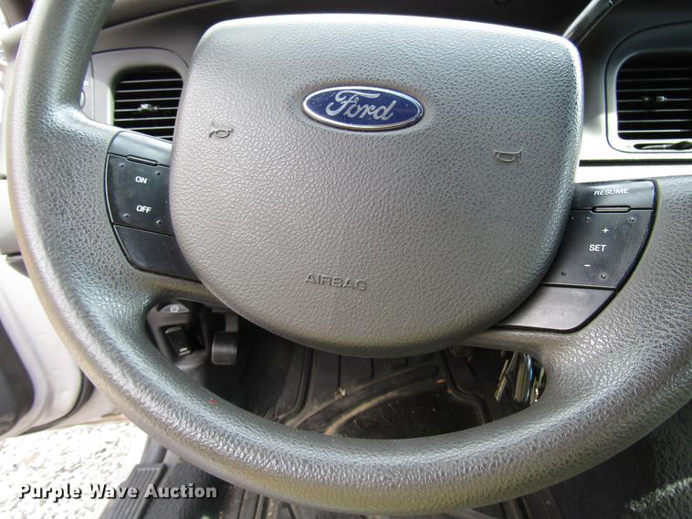 image for item DD7896 2005 Ford Crown Victoria Police Interceptor