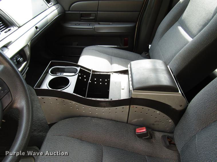 image for item DD7896 2005 Ford Crown Victoria Police Interceptor