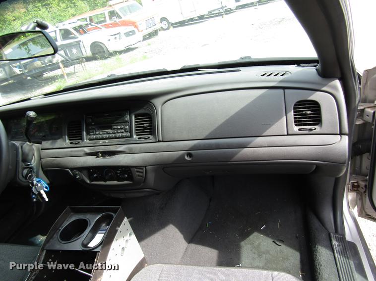 image for item DD7896 2005 Ford Crown Victoria Police Interceptor