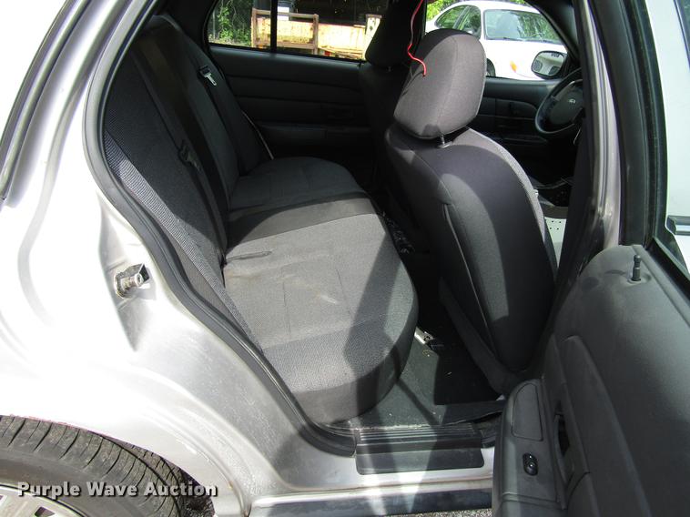 image for item DD7896 2005 Ford Crown Victoria Police Interceptor