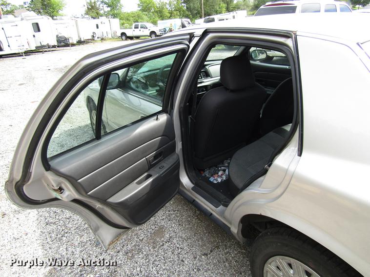 image for item DD7896 2005 Ford Crown Victoria Police Interceptor