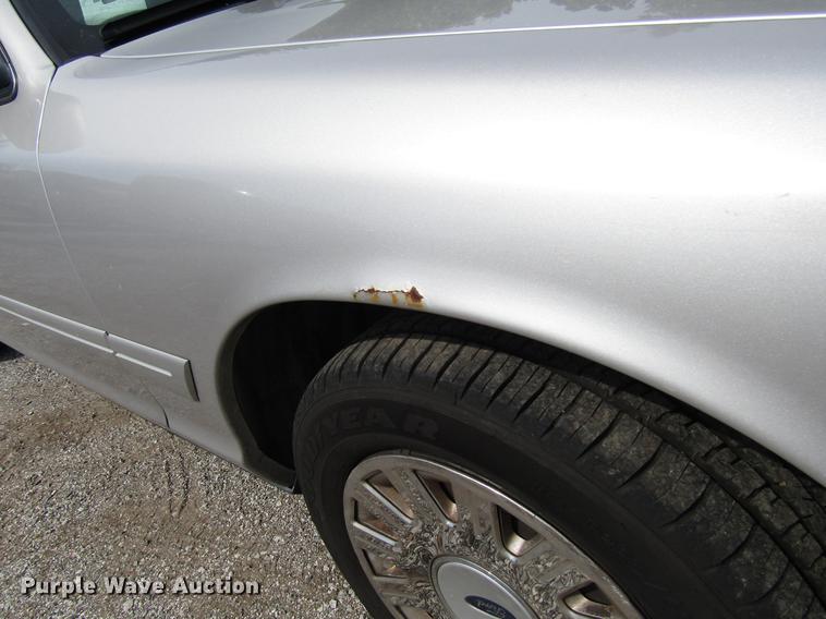 image for item DD7896 2005 Ford Crown Victoria Police Interceptor