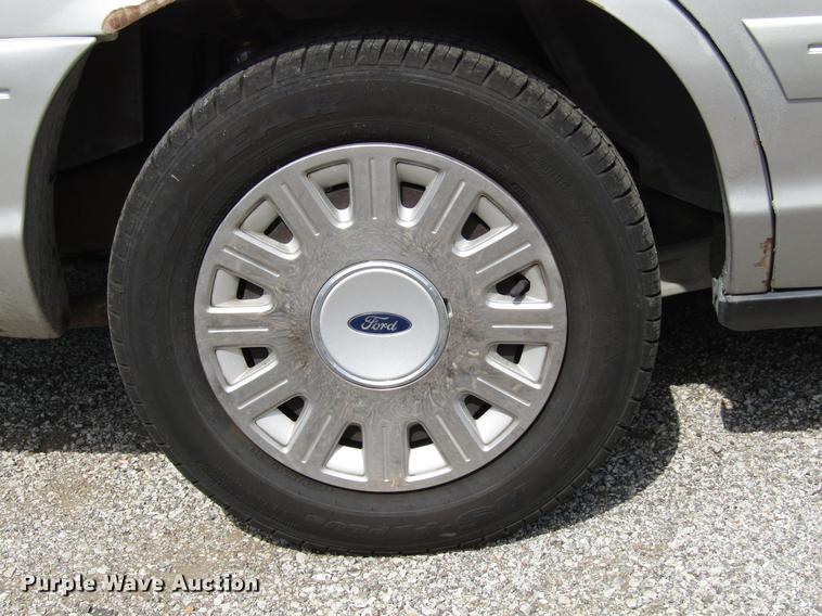 image for item DD7896 2005 Ford Crown Victoria Police Interceptor