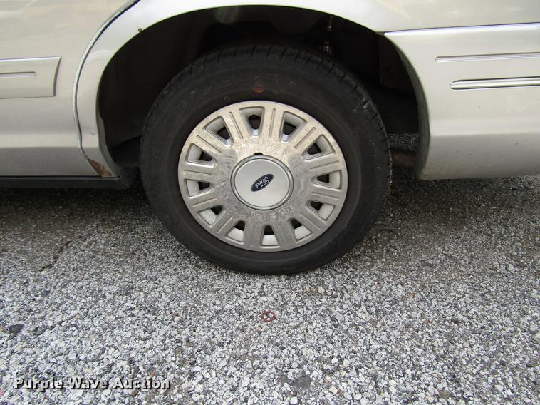 image for item DD7896 2005 Ford Crown Victoria Police Interceptor