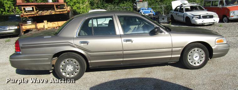 image for item DD7897 2003 Ford Crown Victoria Police Interceptor
