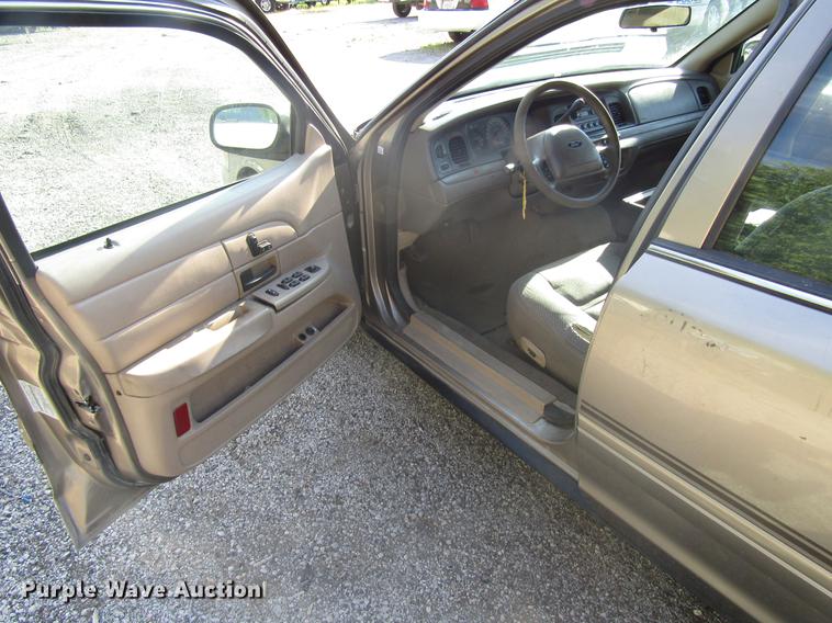 image for item DD7897 2003 Ford Crown Victoria Police Interceptor