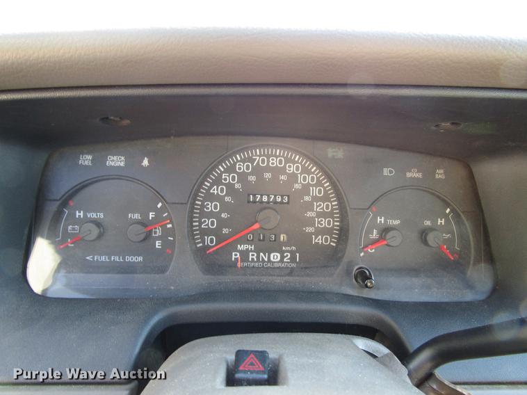 image for item DD7897 2003 Ford Crown Victoria Police Interceptor