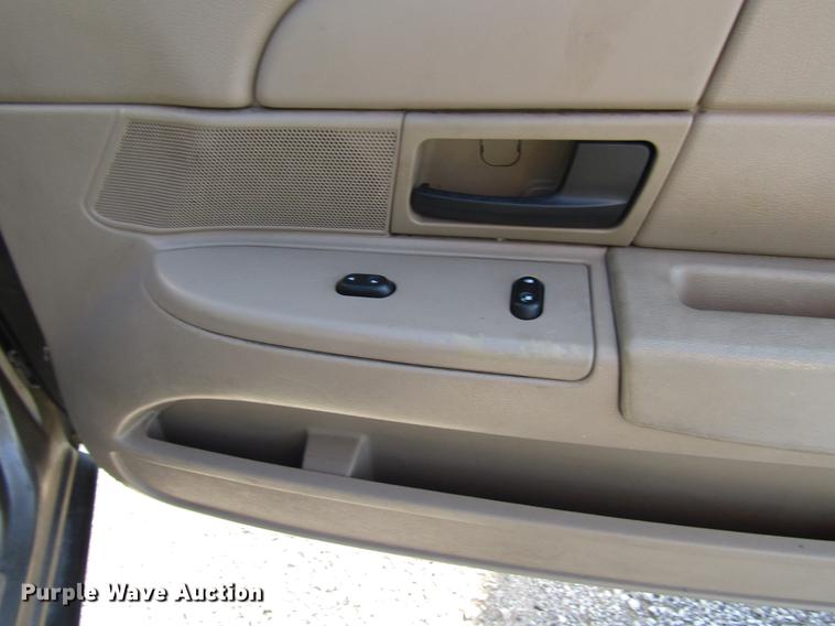 image for item DD7897 2003 Ford Crown Victoria Police Interceptor