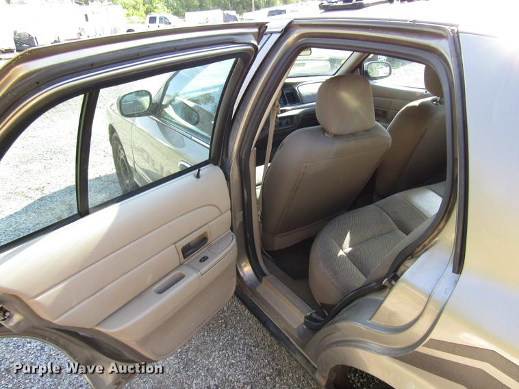 image for item DD7897 2003 Ford Crown Victoria Police Interceptor