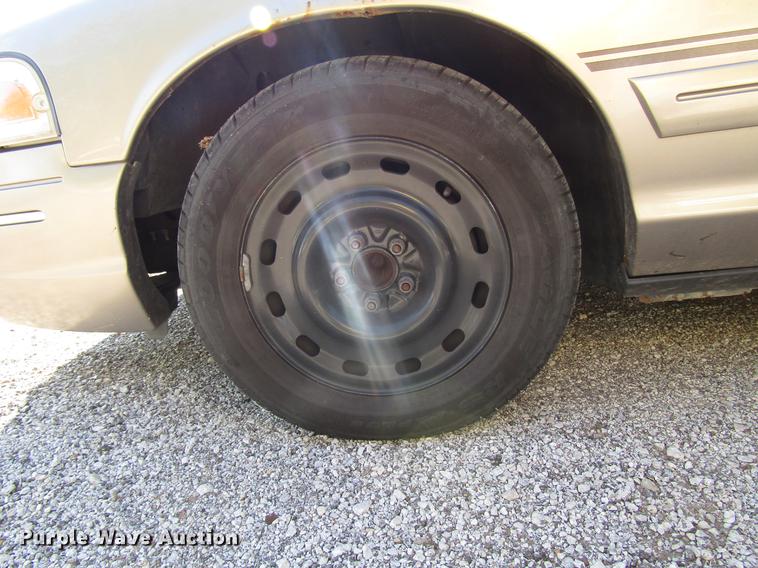 image for item DD7897 2003 Ford Crown Victoria Police Interceptor