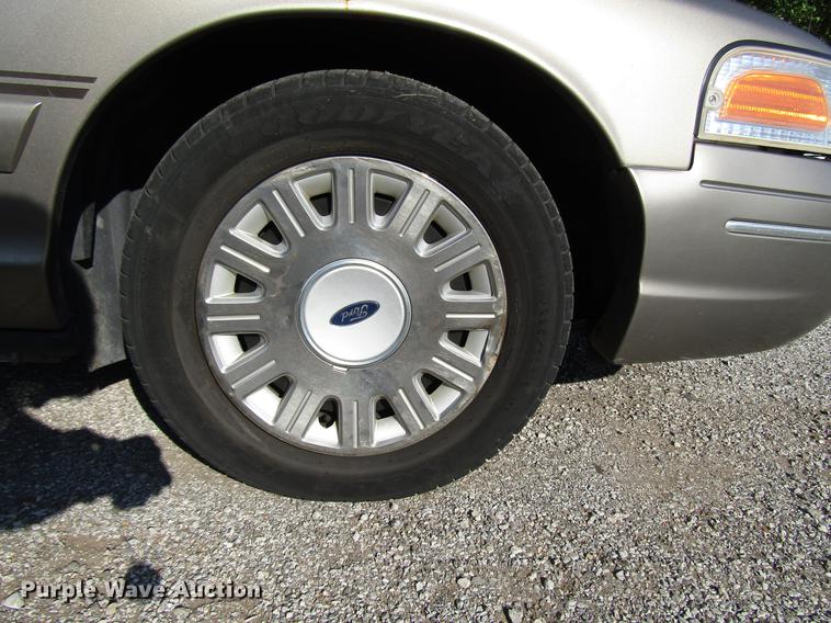 image for item DD7897 2003 Ford Crown Victoria Police Interceptor