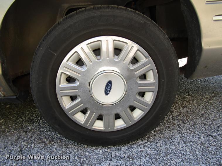 image for item DD7897 2003 Ford Crown Victoria Police Interceptor